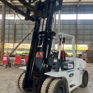 Forklift, 7 tons, manufactured in 2023, 90% new