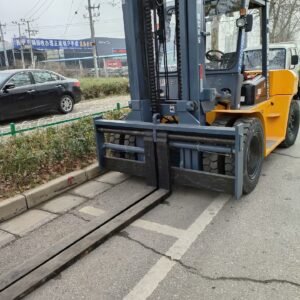 Forklift 8 tons produced in 2017 80% new
